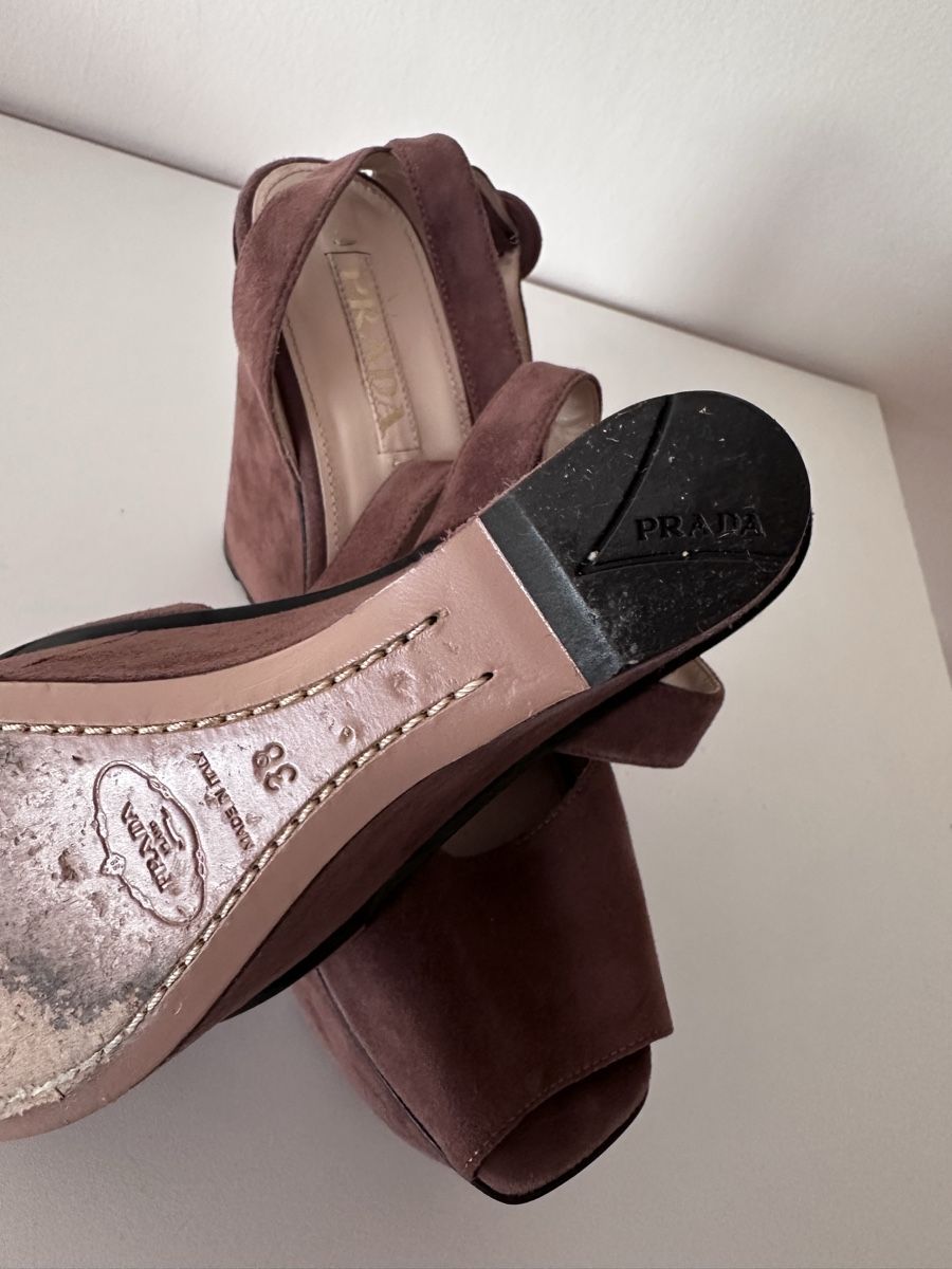 Prada Scarpe da donna: Prada Brown Suede Platform Wedge Sandals Size 38 – Nuovo (secondo la descrizione) da Binningen venduto da can_s2yh 4