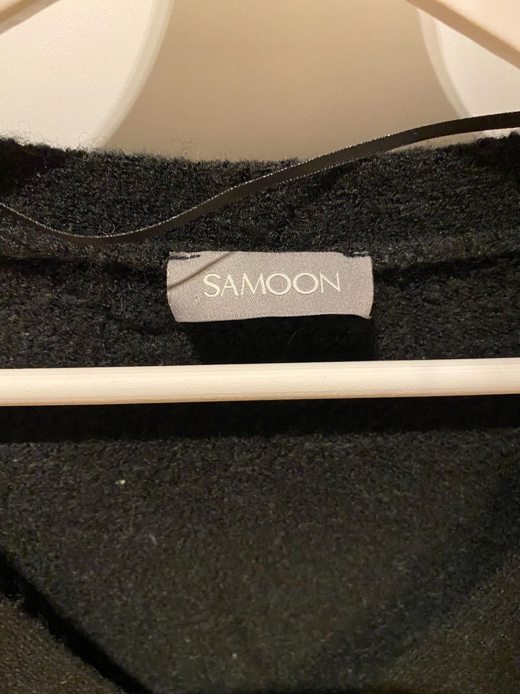 Maglioni & Felpe: Schwarzer Frauenpullover – Usato da Altendorf venduto da wqv_97 1