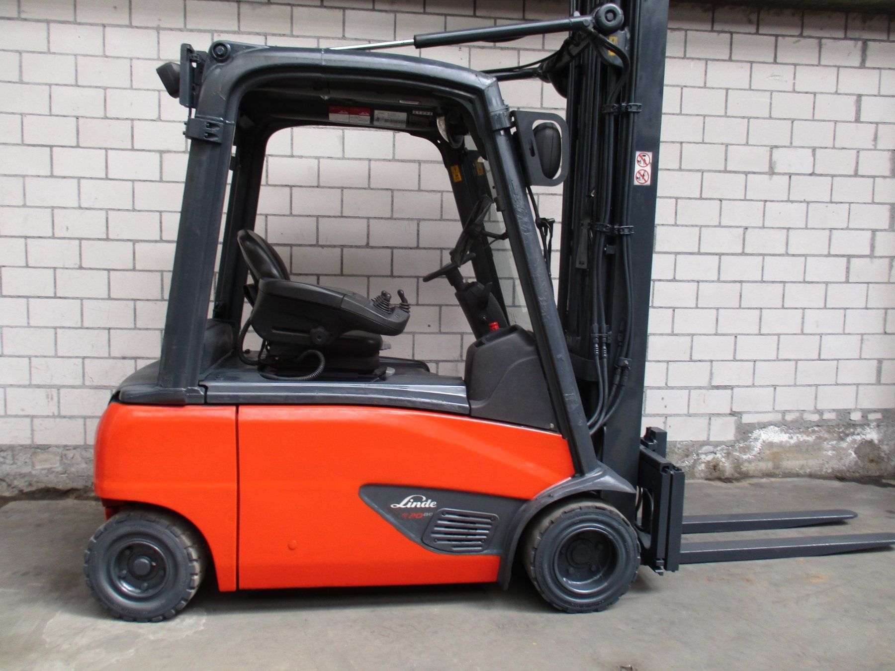 Linde Carrelli elevatori e a forche: STAPLER  LINDE E20 PL-02  ELEKTRO GABELSTAPLER 6.60m Hubhöhe – Usato da Seon venduto da zomahandel 5