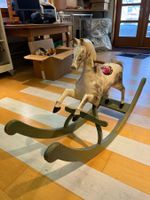 Antikes Schaukelpferd aus Holz