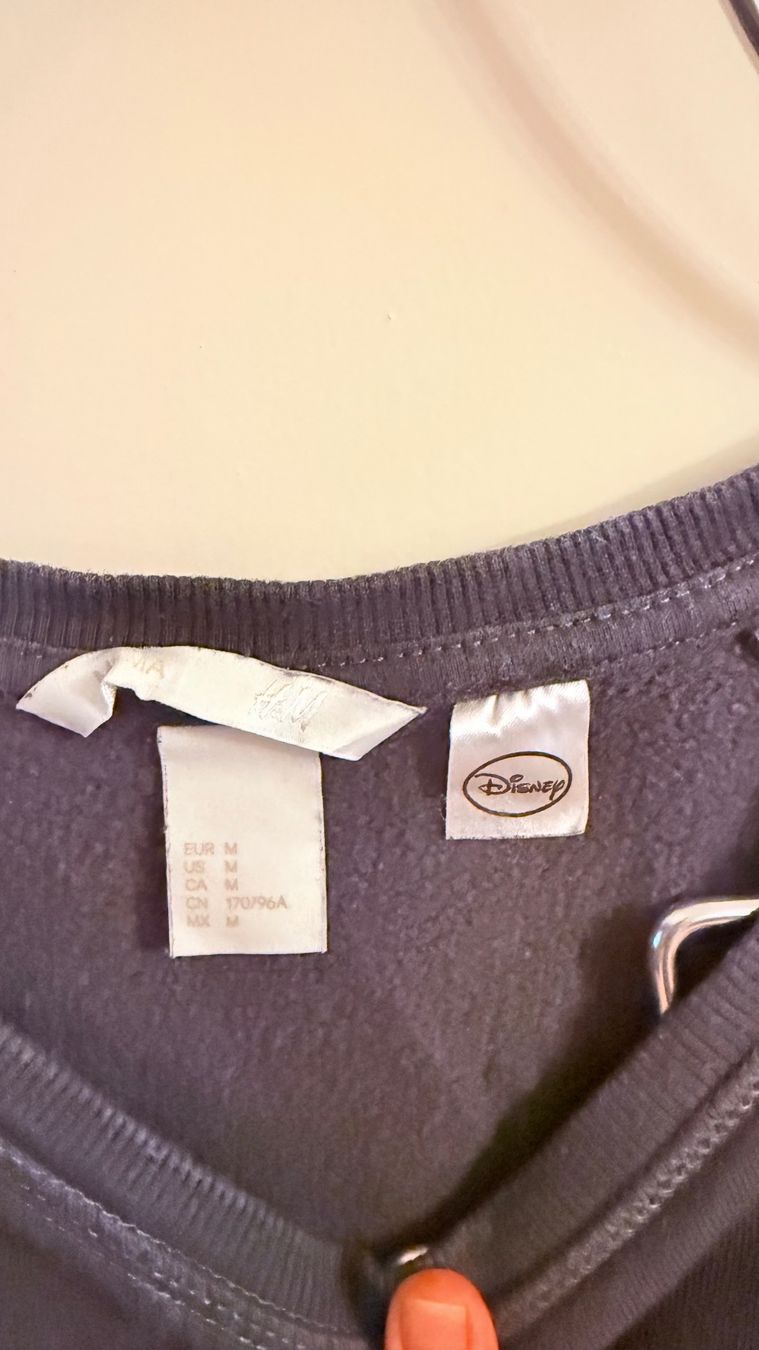 H&M Maglioni & Felpe: • Disney Sweatshirt Mickey Mouse • – Usato da Basel venduto da mendoza13 2