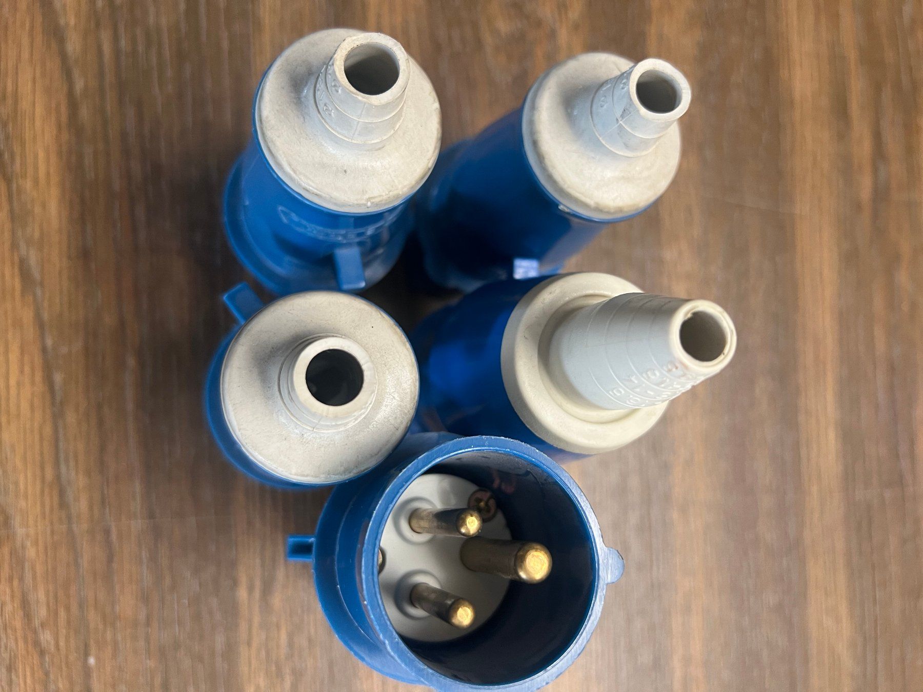 Spine: Stecker 240V 16A – Usato da Inkwil venduto da Edylive 1