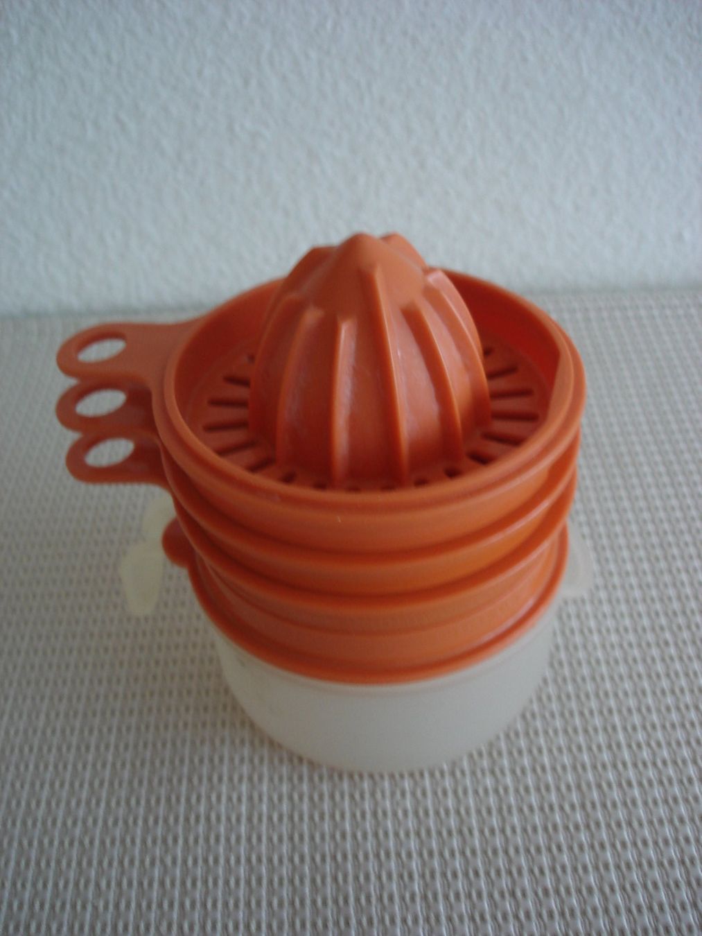 Tupperware Contenitori & Simili: Tupperware Vintage Schale mit Deckel & Küchenperle – Usato da Regensdorf venduto da anna059