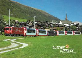 Der Glacier Express bei Münster im Goms