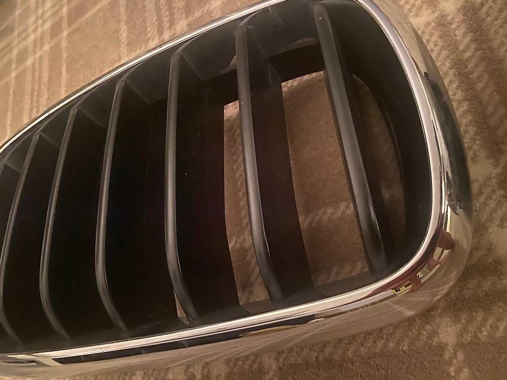 Tutti pezzi di ricambio auto: Original BMW X5 Kühlergrill Nieren – Usato da Oetwil am See venduto da danielng718 3