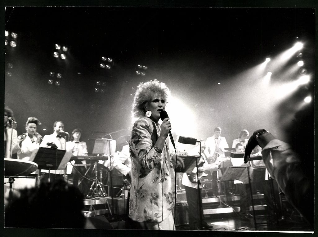 Fotografie & Manifesti: Fotografie Dusty Springfield bei einem L – Usato da Berlin venduto da bartko-reher