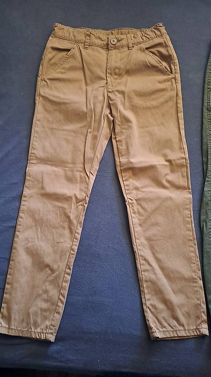 H&M Pantalons: H&M Hosen Gr.128 – D'occasion à Oberrieden par Raja011 2