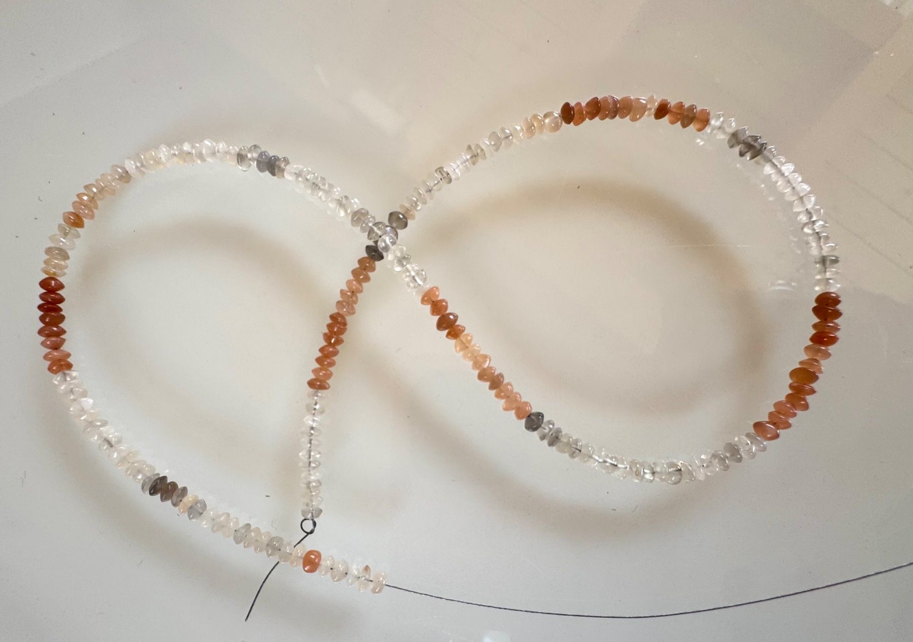 Catenine: Mondstein      extra  spezielle Form   ca 4 bis 5 mm    44cm – Nuovo e nell'imballaggio originale da Leuggern venduto da gemshow 8