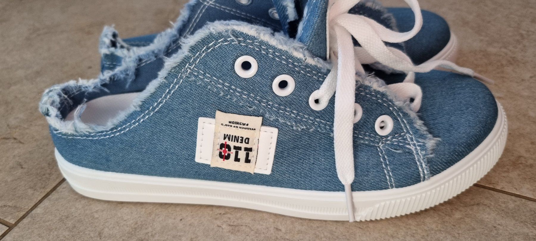 Chaussures femmes: Canvas Sneakers gr.38 – Neuf (Voir description) à Grossdietwil par GNOM313