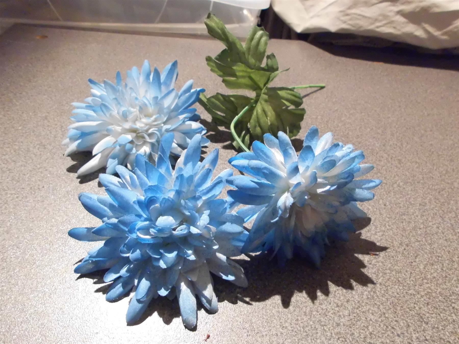 Kit bricolage: Blüten blau/weiss, 3 Stück – Usato da Zürich venduto da Motzkuh