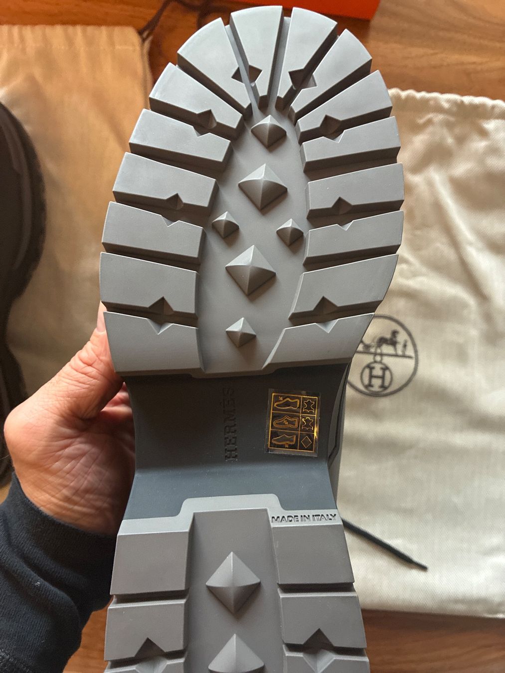 Hermès Herrenschuhe: Hermes Ankle Boots Size 44 – Neu und originalverpackt aus Pfäffikon SZ von StanleyCup 9
