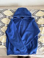 Blauen Hoddie