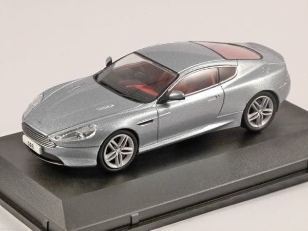Aston Martin Modellini d'auto: Aston Martin DB9 Phase III 2012-2015 silber met.     1:43 – Nuovo e nell'imballaggio originale da Gerlafingen venduto da espero88 1