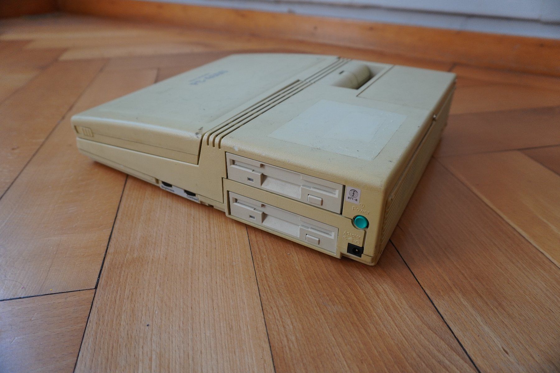 Sharp Notebook: Vintage Laptop SHARP PC-4600 - Defekt – Difettoso da Thunstetten venduto da blob87 3