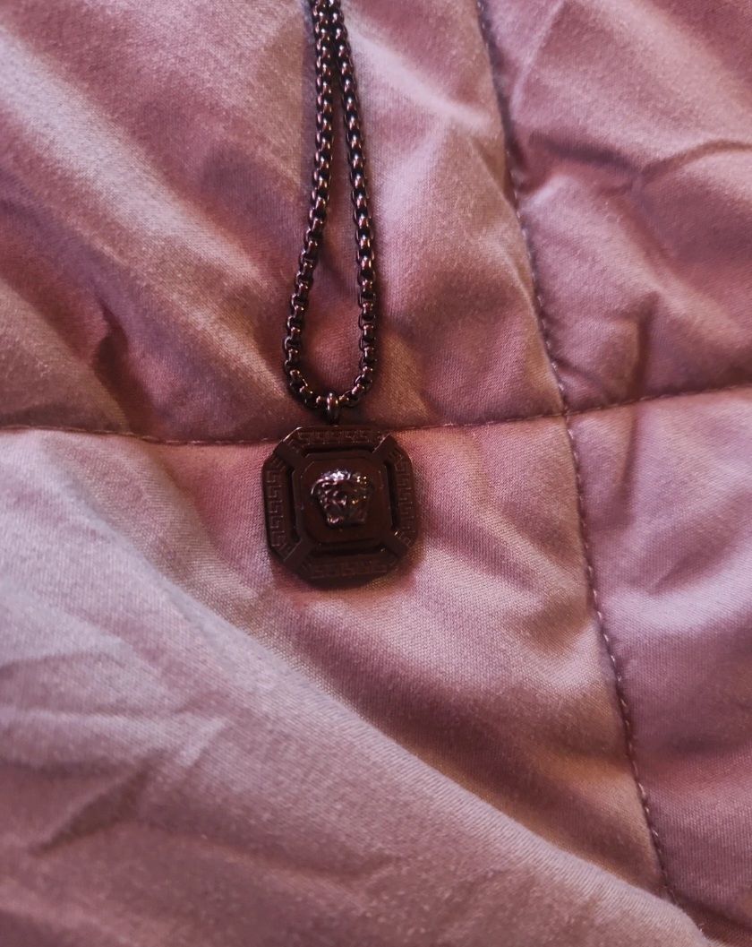 Versace Catenine: Collier Versace - Look tendance Automne! – Nuovo (secondo la descrizione) da Troistorrents venduto da ami_mzq5 1