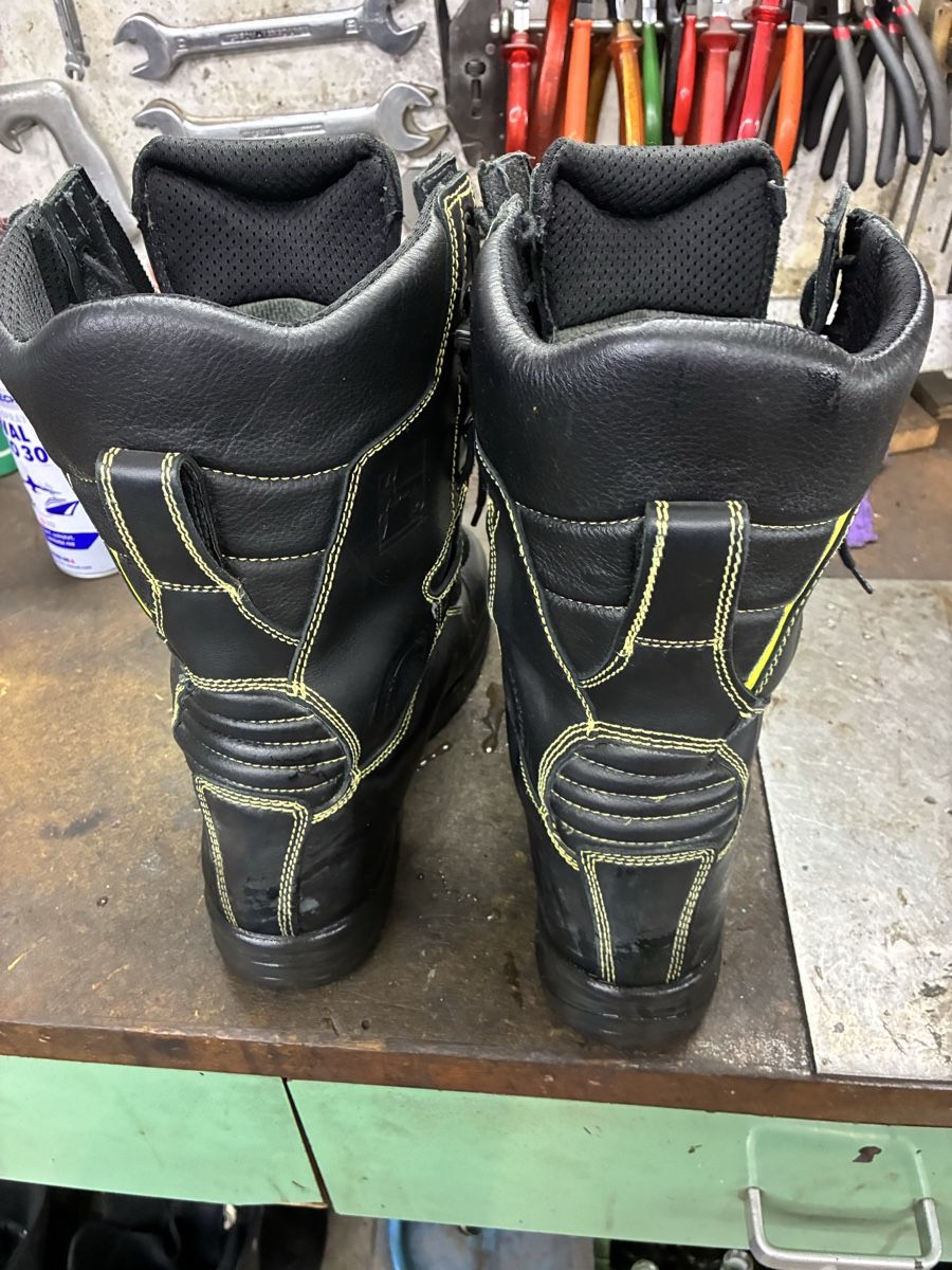 Herrenschuhe: Feuerwehr Stiefel  – Gebraucht aus Hergiswil NW von frese 1