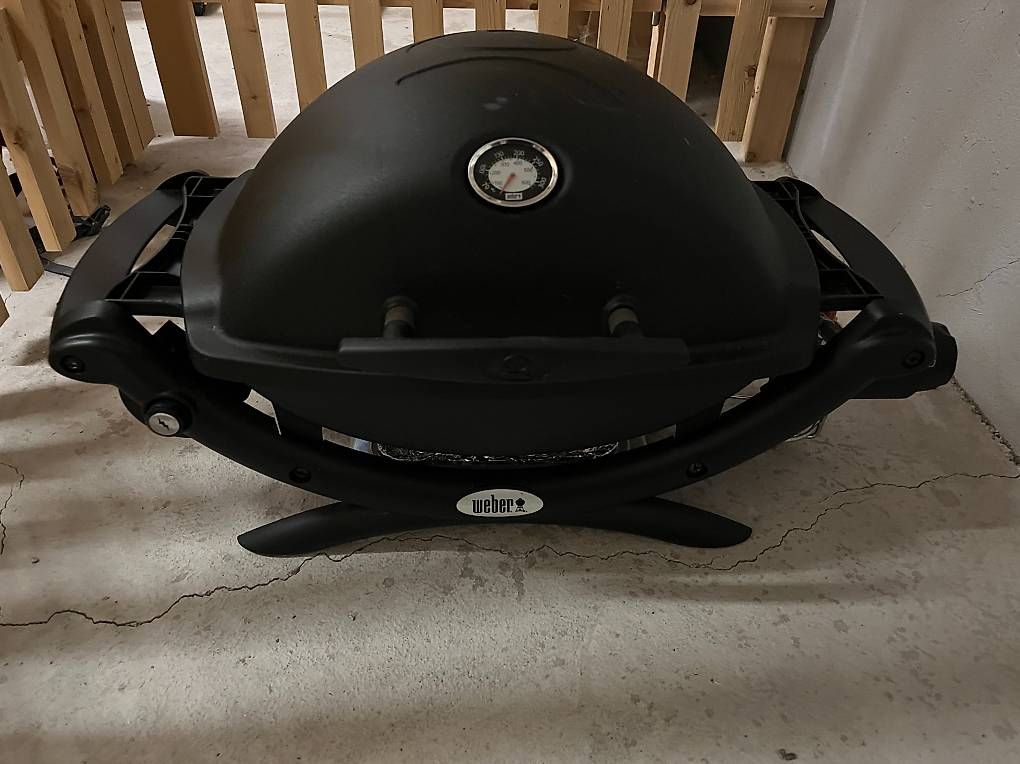 Griglie: Weber Q1200 Barbeque grill gas – Usato da Baden venduto da fio_2hh7