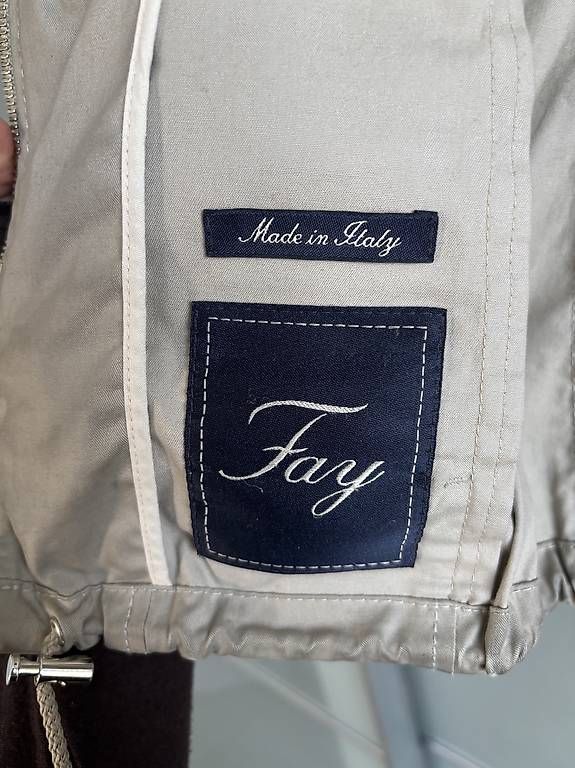 Fay Jacken: Fay Jacke XS S Beige – Gebraucht aus Zürich von car_9sdb