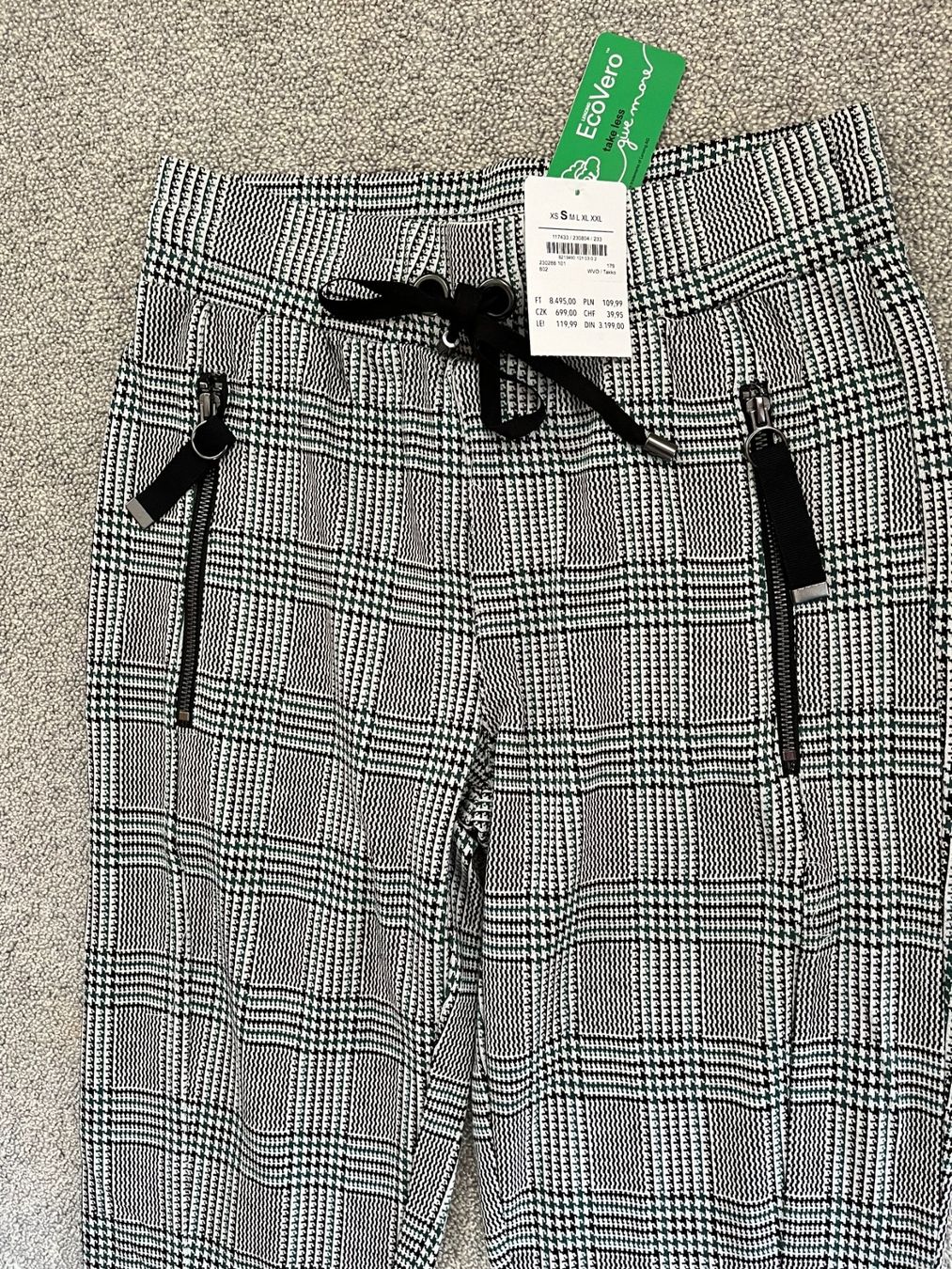 Pantaloni: Fabrikneu Hose Gr S – Nuovo e nell'imballaggio originale da Kleindöttingen venduto da nev_tn7c