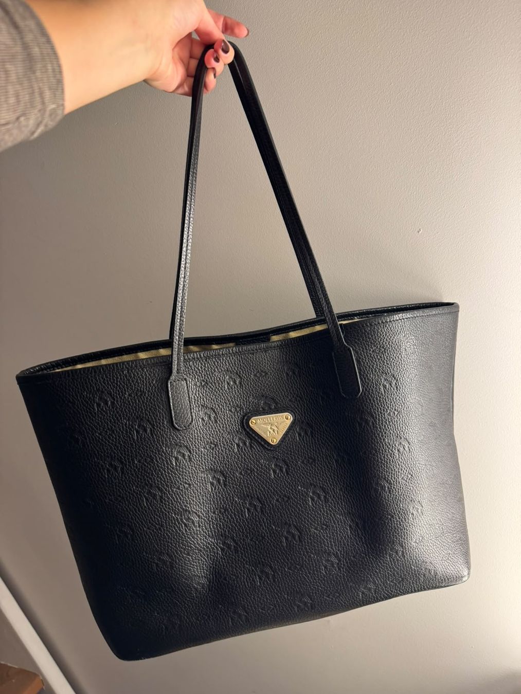 Maison Mollerus Taschen für Damen: Maison Mollerus Black Leather Monogram Tote Bag – Gebraucht aus St.Gallen von valllllentina 1