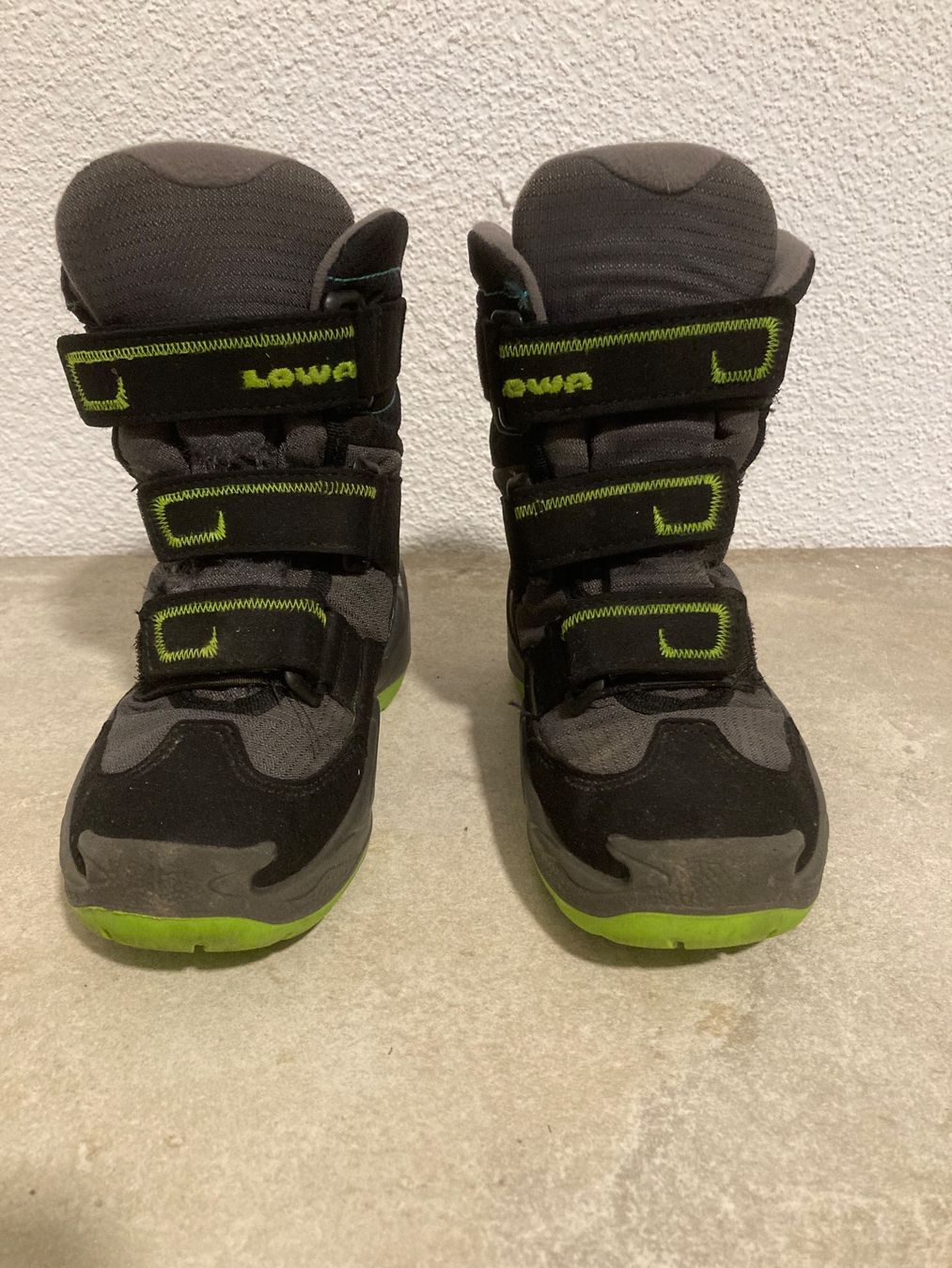Lowa Scarpe per ragazzi: Kinder Winterschuhe Lowa Grösse 28 – Usato da Dottikon venduto da Omiros87 1