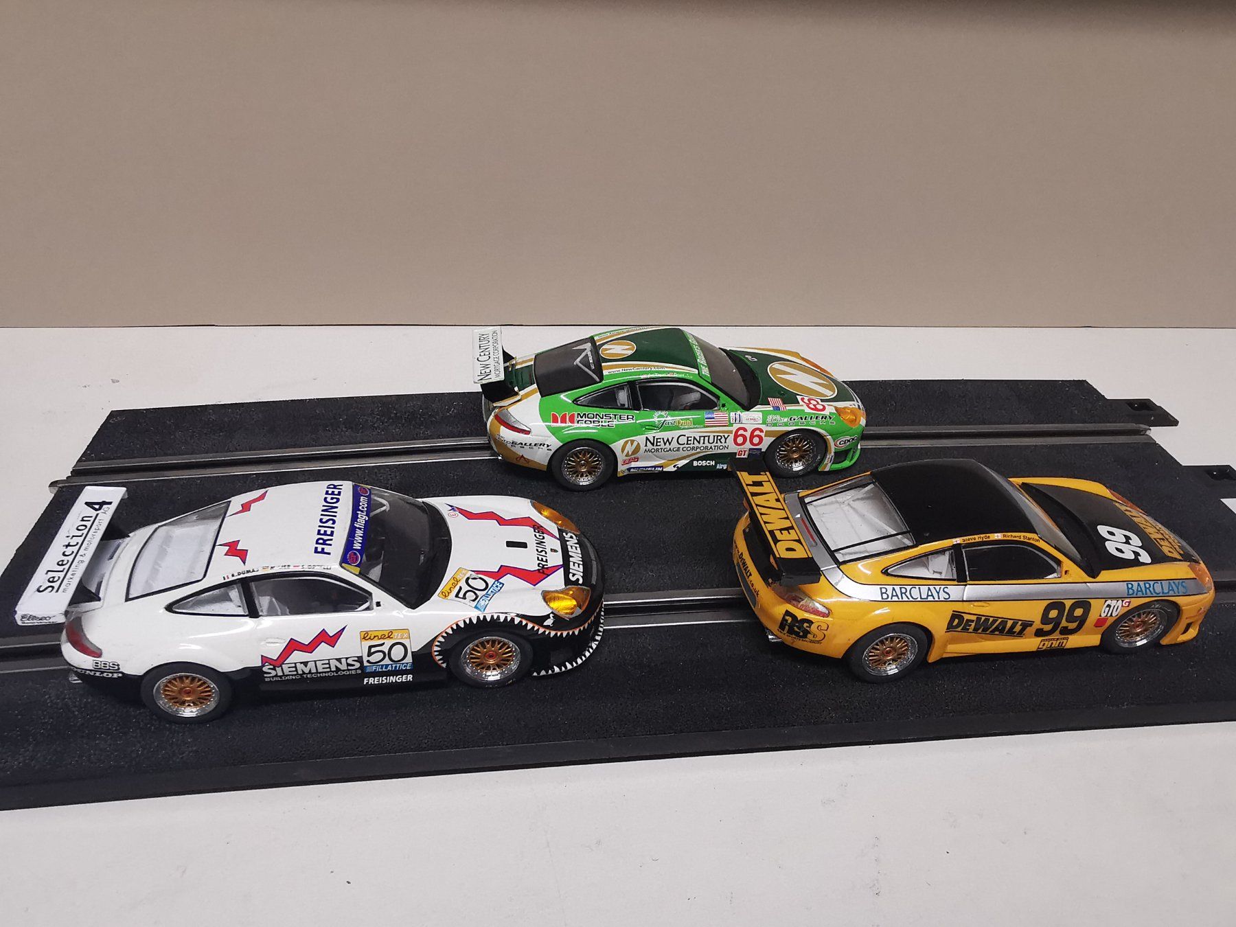 Hornby Rennbahnen: Set Scalextric Porsche mit Frontlicht – Gebraucht aus Winterthur von Lonpos1 6