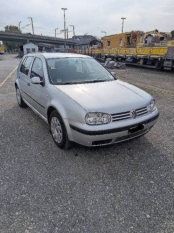 VW Automobili: VW Golf 4 MFK 2025 AUTOMATIK – Usato da Zürich venduto da cob_2pys