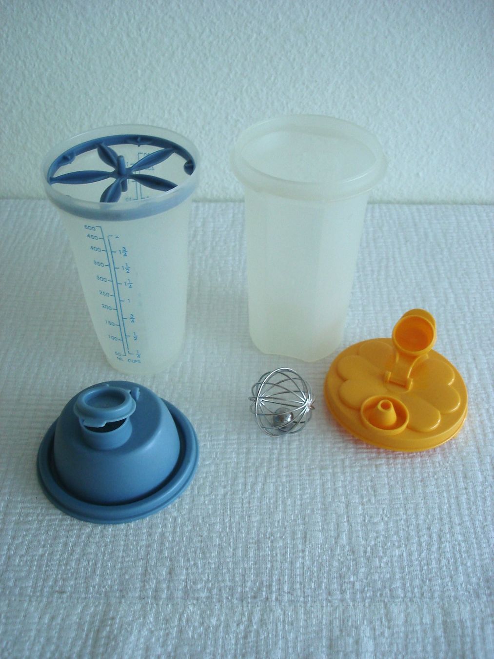 Contenitori & Simili: 2  Schütteln-Behälter/Shaker mit Ausgiesser 500 ml – Usato da Regensdorf venduto da anna059 2