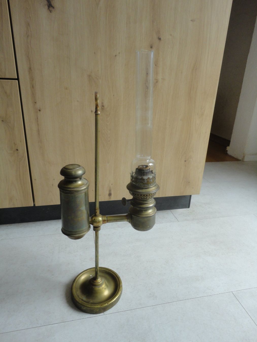 Lampes: Antike Petroleumlampe aus Messing – D'occasion à Gelterkinden par Gimbo2 2