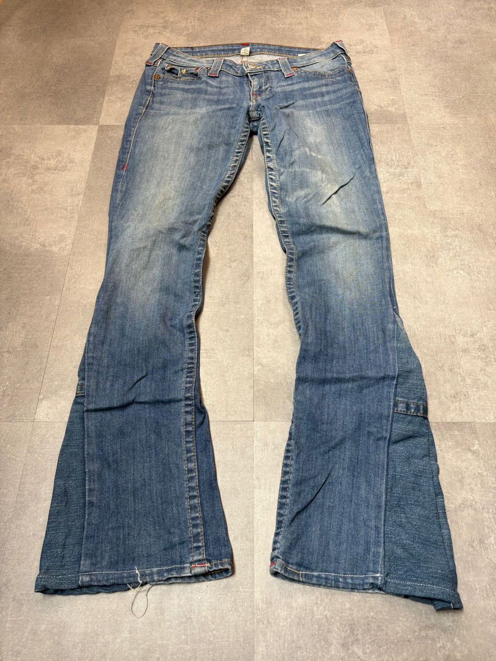 True Religion Jeans: True Religion Bootcut Flared Jeans - Grösse L/30 – Usato da Werdenberg venduto da hase.vintage 1