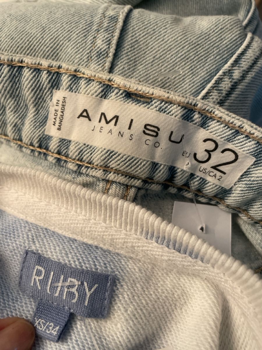 Kleiderpakete: Outfit Set Amisu Jeans Grösse 32 und Ruby Pullover XS – Gebraucht aus Obergerlafingen von cabo4 4