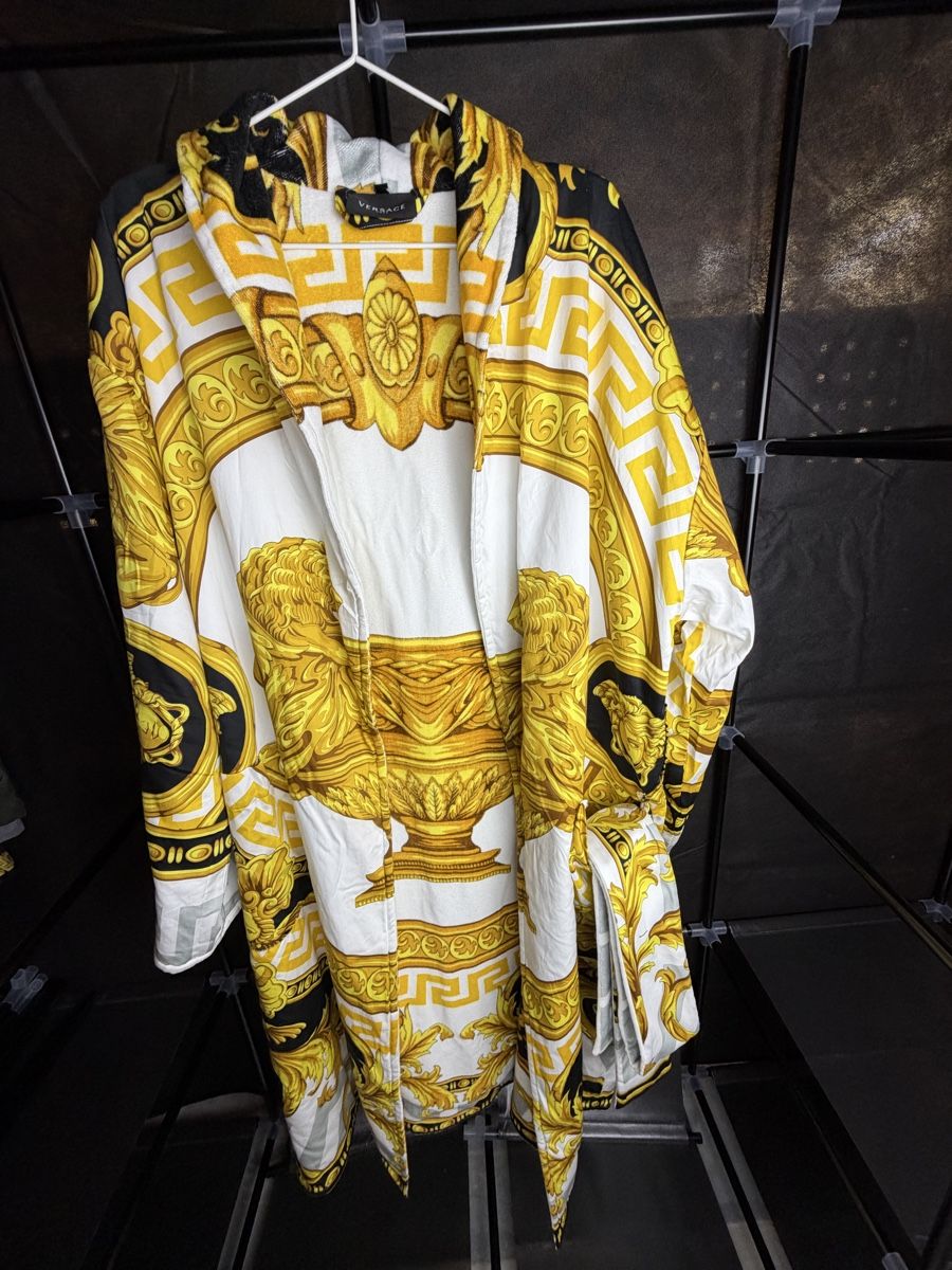 Versace Bademäntel: Versace Bademantel Gold Weiss – Neu (gemäss Beschreibung) aus Haag (Rheintal) von BNMC.store