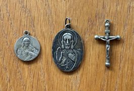 3 antike religiöse Anhänger