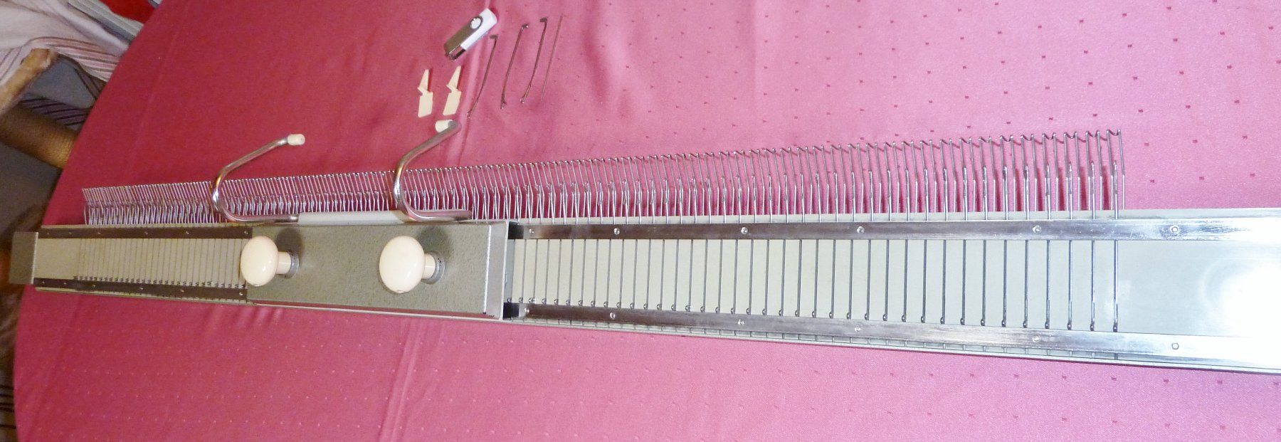 Tutte le macchine: für Strickmaschine Knittax Automatic. Patentstrickgerät – Usato da Siebnen venduto da Ra-la-ra-ol 2
