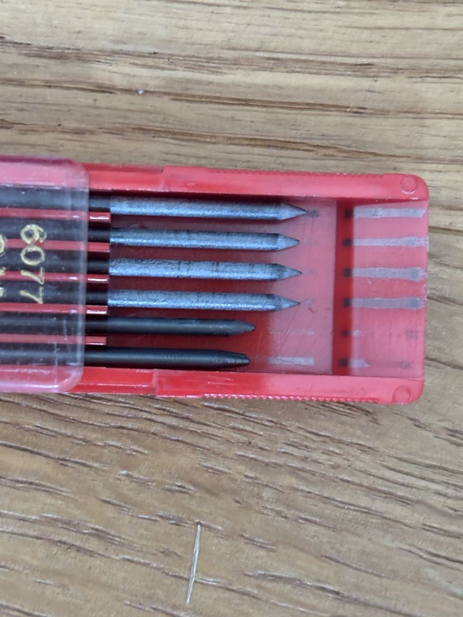 Caran D'Ache Matite, matite colorate & gessi: Caran d'Ache Technograph Minen 2H – Usato da Würenlos venduto da Ashley24 1