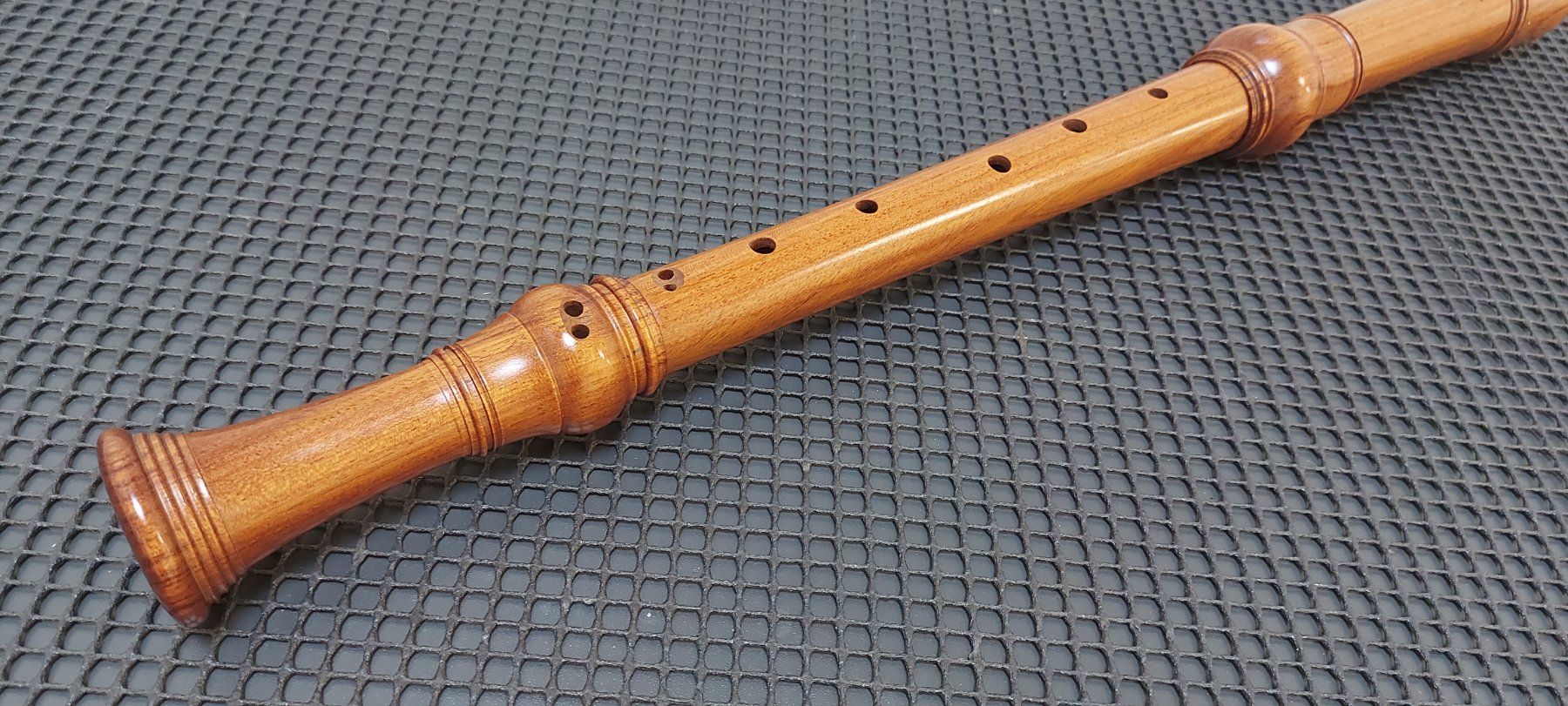 Strumenti musicali: FEHR Tenor, Modell III, 3-teilig, Birnbaum – Usato da Glattbrugg venduto da Swissmusik 4