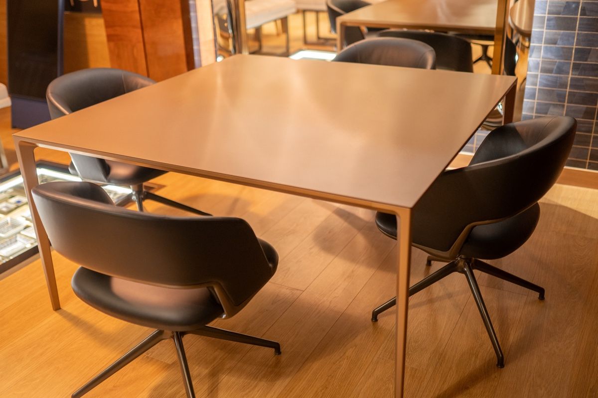 Flexform Sedie: 1/5 chaise-fauteuil de table / direction Flexform cuir neuf – Nuovo e nell'imballaggio originale da Genève venduto da aspaklariacollection