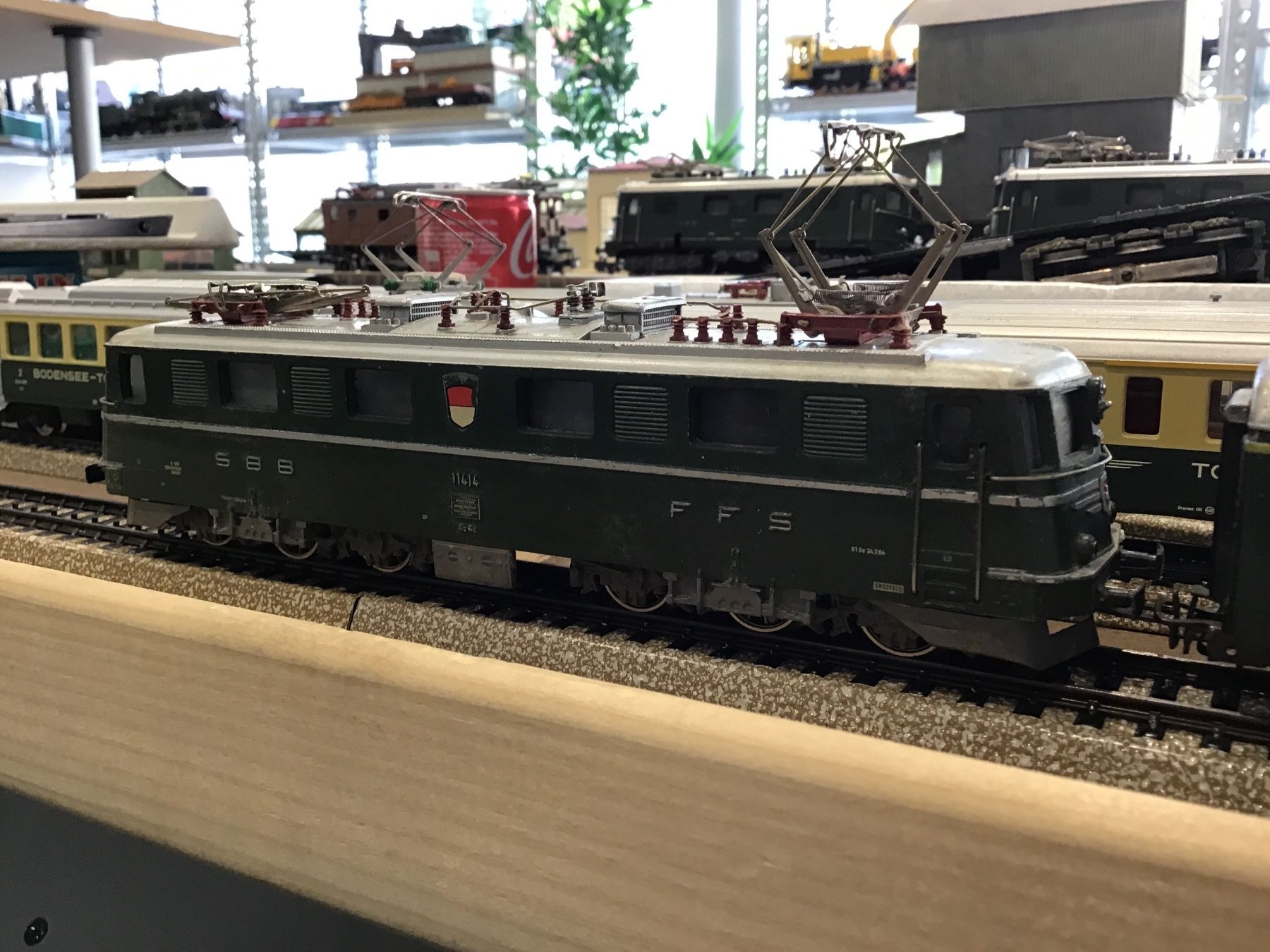 Märklin Modelleisenbahnen: Märklin H0 SBB Lok Ae 6/6 "SOLOTHURN – Gebraucht aus Männedorf von Spezial-Modelle 2