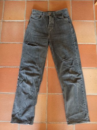 Schwarze H&M Divided Jeans Gr. 38 Destroyed Look