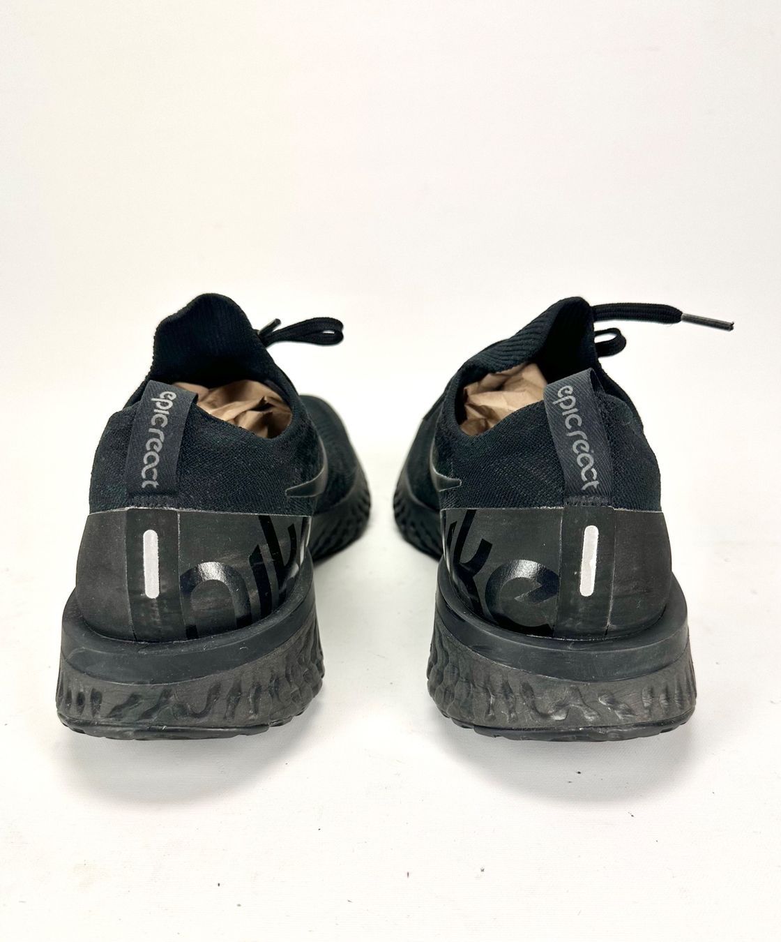 Nike Scarpe da uomo: Nike Epic React Flyknit Schwarz, Grösse 45 – Nuovo e nell'imballaggio originale da Basel venduto da D.plus 3