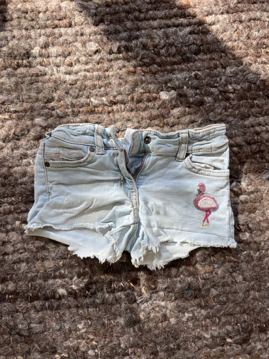 Pantaloni: Kinder Jeans Shorts Gr 104 – Usato da Winterthur venduto da LeonoraCor