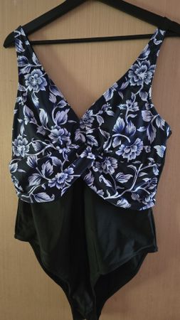 Badeanzug Blumenmuster schwarz blau Grösse XL neu