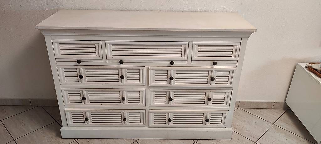Credenze: Cassettiera stile coloniale in legno – Usato da Breganzona venduto da tabaski