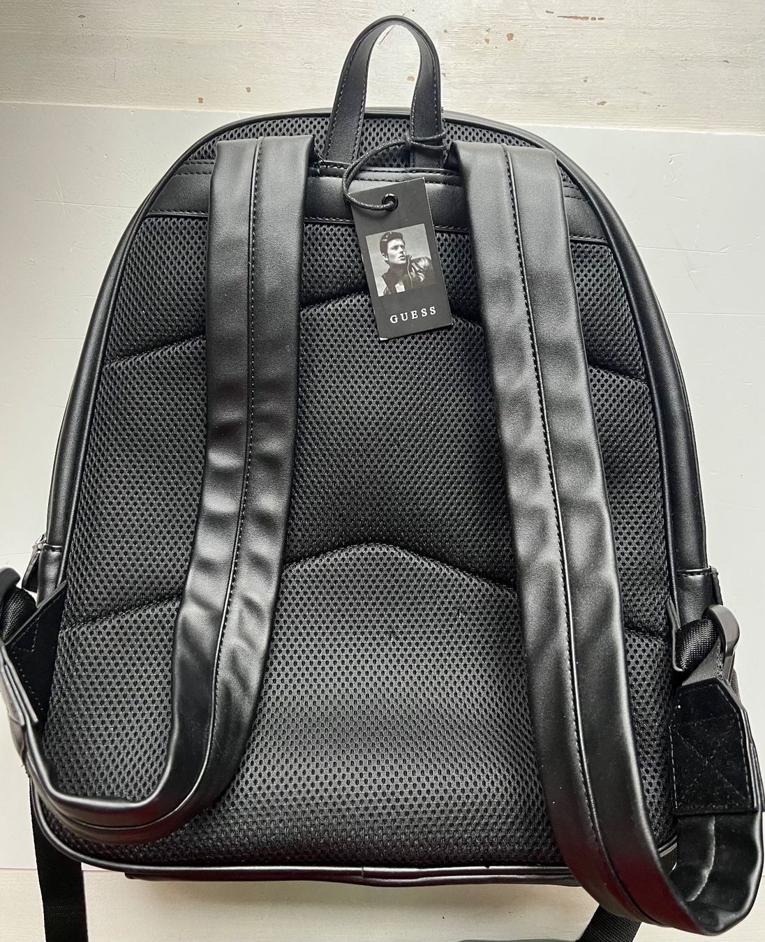 Guess Zaini: Guess Rucksack in Lederoptik – NEU – Nuovo (secondo la descrizione) da Langenthal venduto da Jezus 1