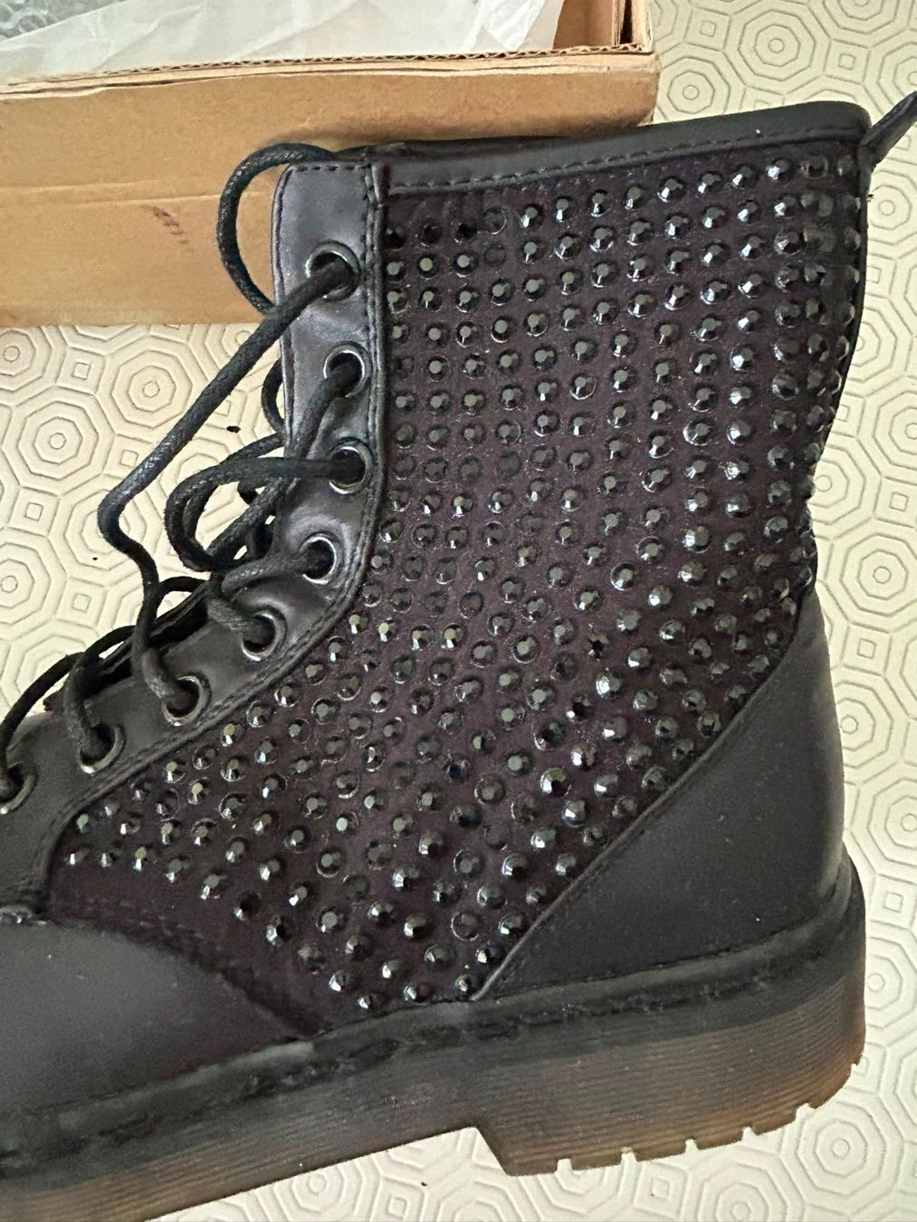 Scarpe da donna: Anfibio borchie strass nere n.38 Bata – Nuovo e nell'imballaggio originale da Melano venduto da H-Sara 1