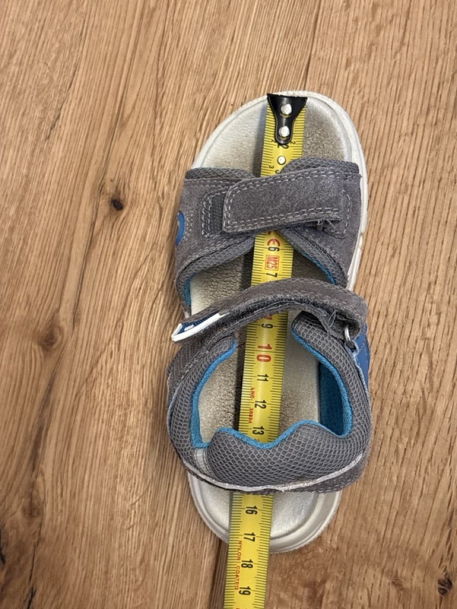 Elefanten Schuhe für Jungen: Elefanten Sandalen Gr. 27 – Gebraucht aus Bettlach von Schtine1 2