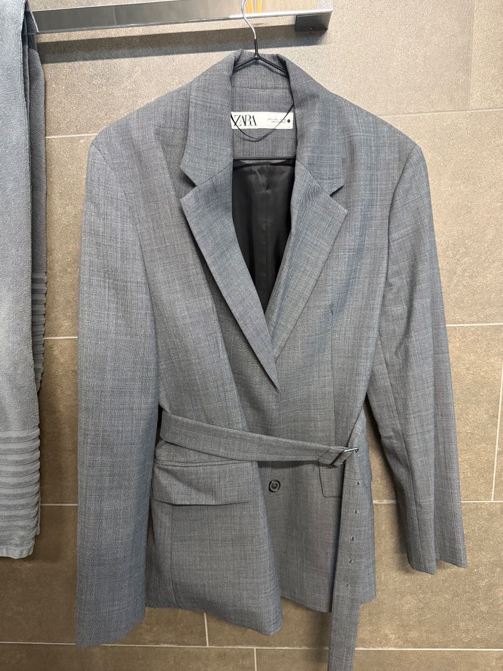 Zara Jacken: Zara Blazer L – Gebraucht aus Steinhausen von Alise