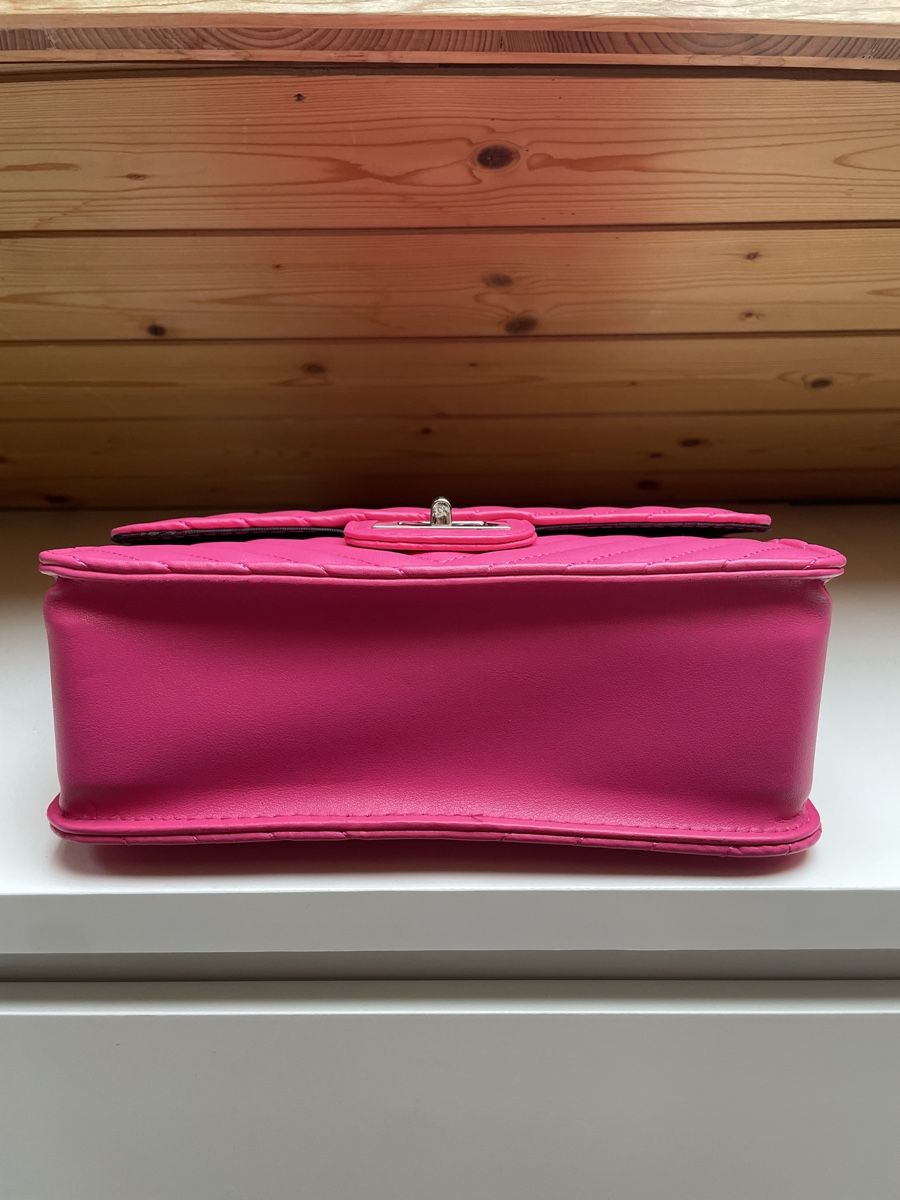 Borse da donna: Pinke Umhängetasche mit Kette – Nuovo e nell'imballaggio originale da Uster venduto da fas_q2ft 3