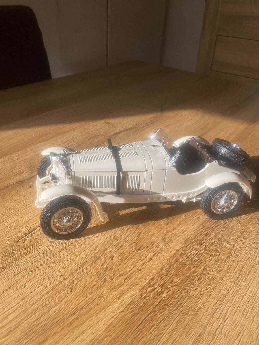 Mercedes-Benz Modellautos: Modèle réduit 1/18e Mercedes SSKL – Neu (gemäss Beschreibung) aus Châtelaine von yves017