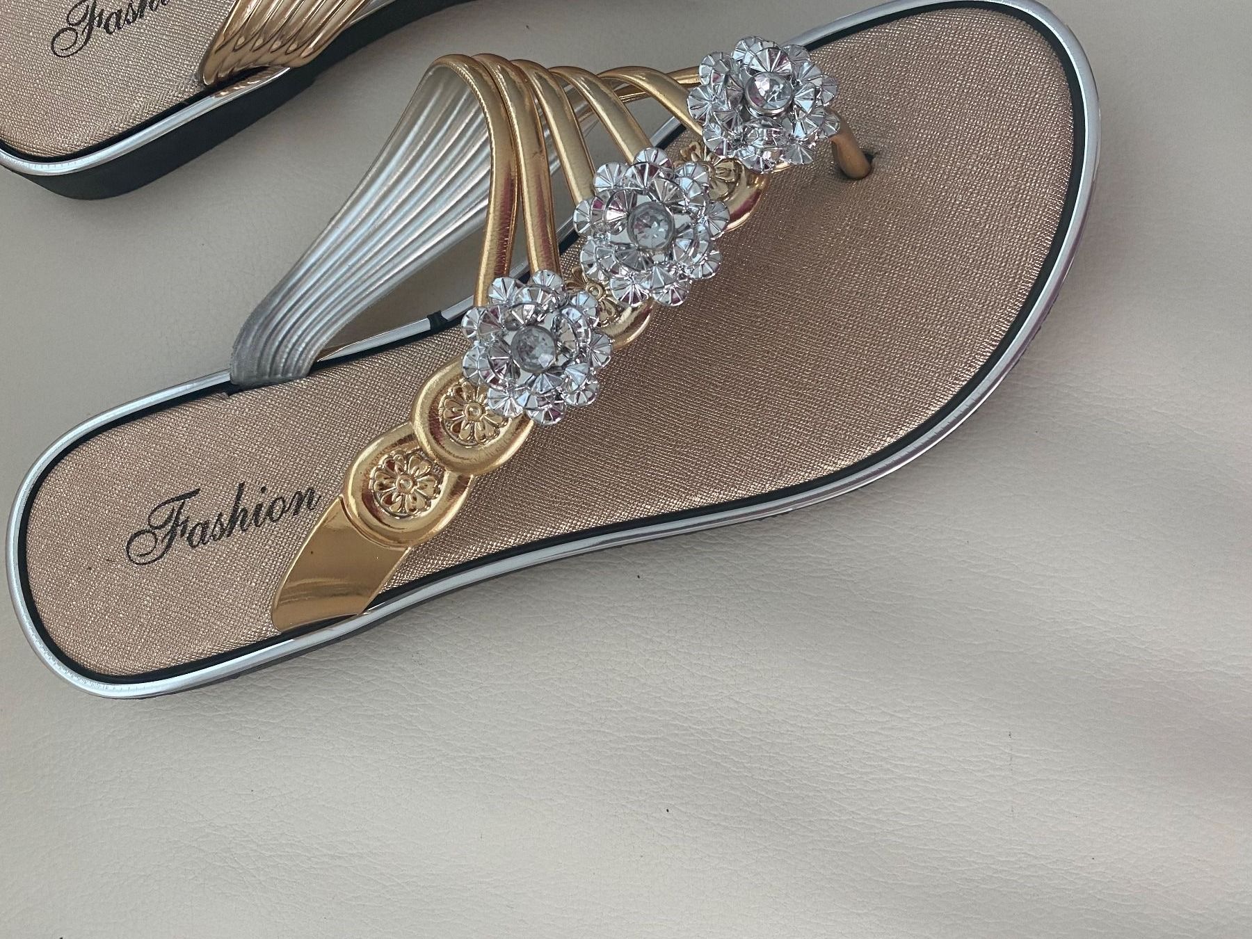Damenschuhe: FASHION Flip-Flops 39 - Elegant & Stylisch – Neu und originalverpackt aus Winkel von ferrari2022 2